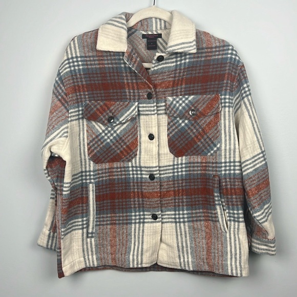 canyon creek Jackets & Blazers - Canyon Creek oversized NWT cozy women’s small plaid shacket